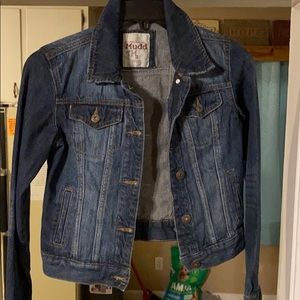 Women’s Jean jacket very good shape barely worn